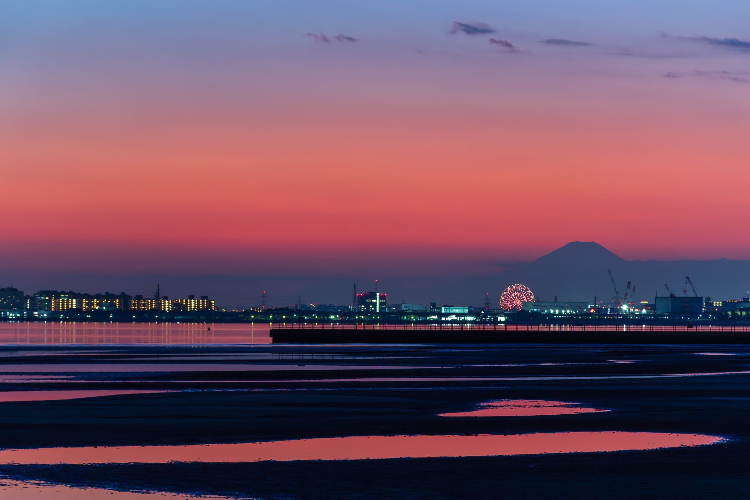 船橋市三番瀬の夕焼けと干潟